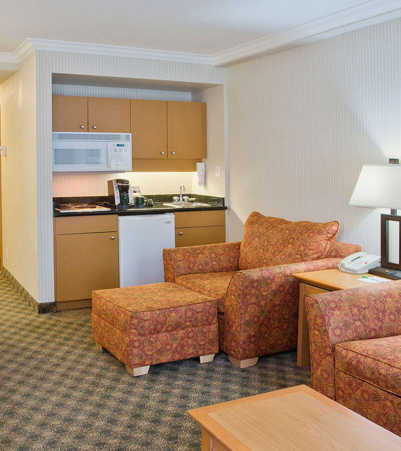 Accommodation with kitchenette at Holiday Inn North Vancouver